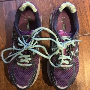 Ladies brooks adrenaline size 9